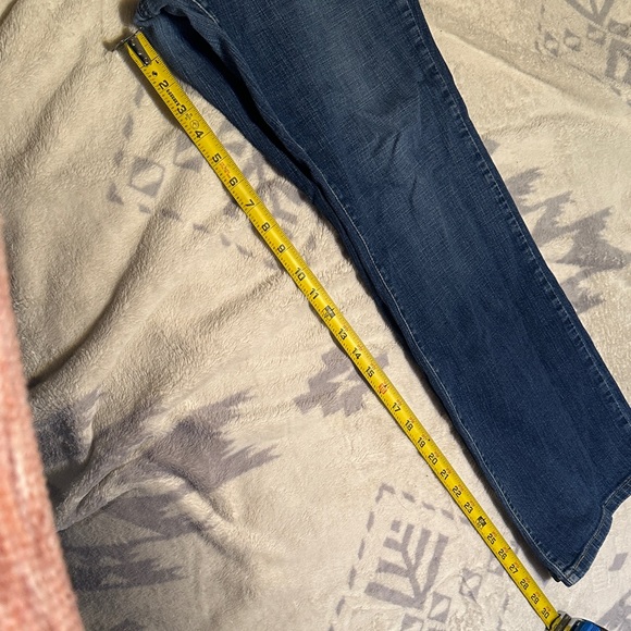 648. Levi's Blue Women's Boot Cut Jeans - Picture 9 of 10